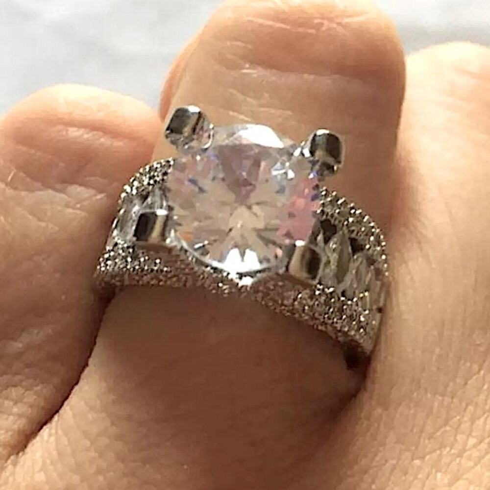STERLING SILVER DIAMOND RING - Picture 2 of 9